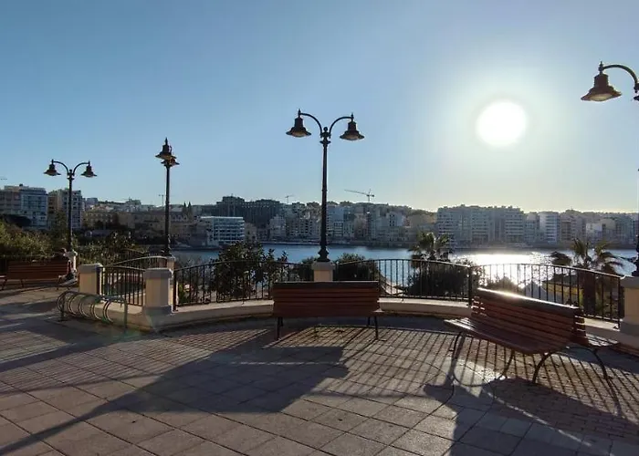 Depiro Point Luxury Apartment Sliema